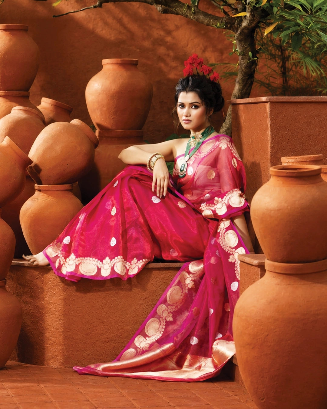 Tissue Banarasi Saree for Durga Puja with Scalloped Border
