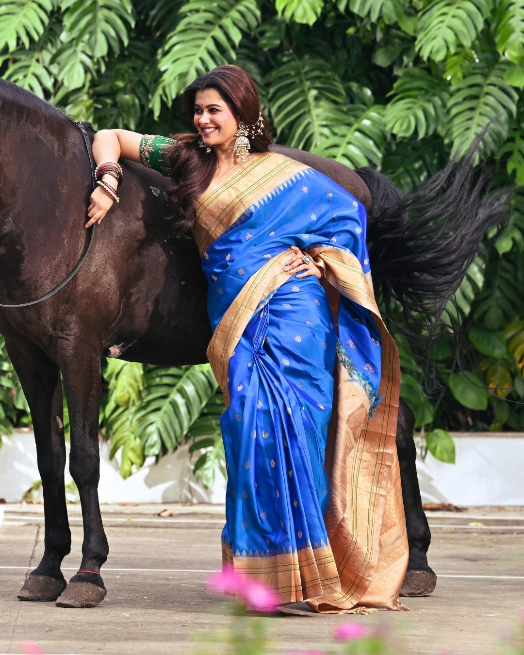 Gadwal Silk Katan Durga Puja Saree with Woven Border — photo 3 of 4