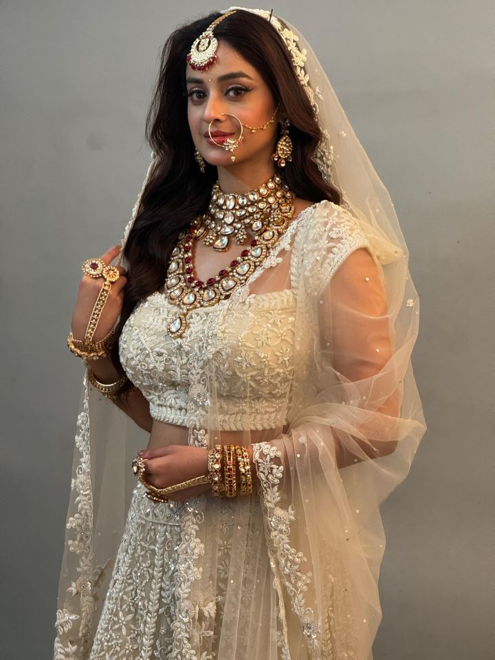 Ivory Opulence Embroidered Couture Bridal Lehenga