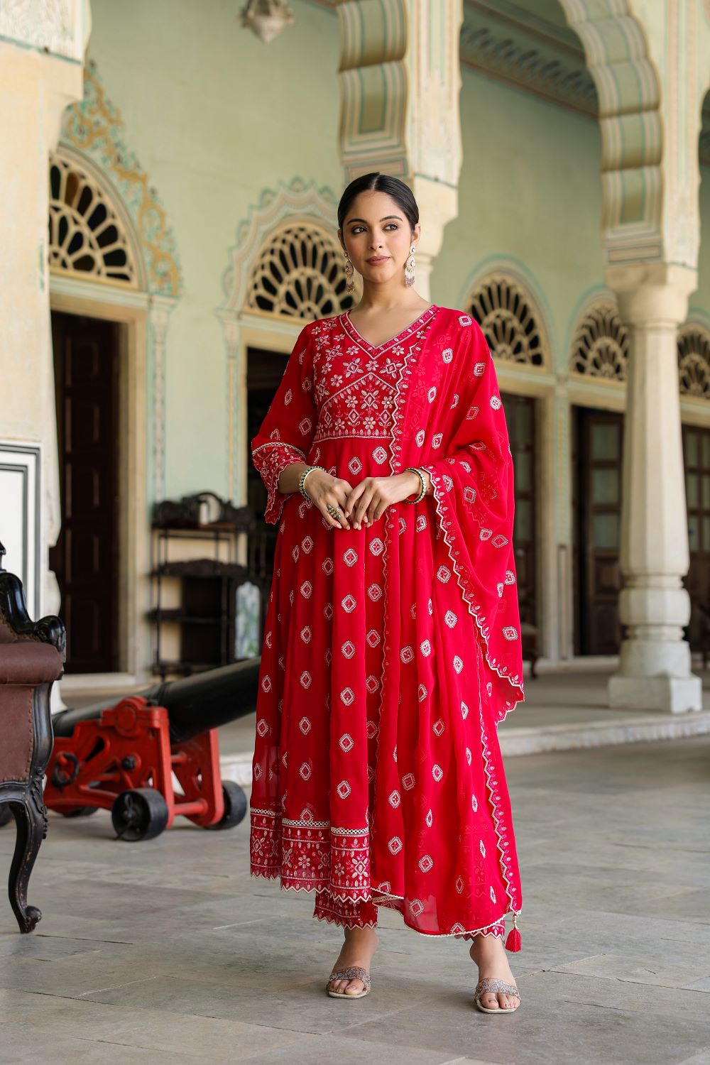 Buy Red Muslin Thread Embroidery Anarkali Gown Party Wear Online at Best  Price | Cbazaar