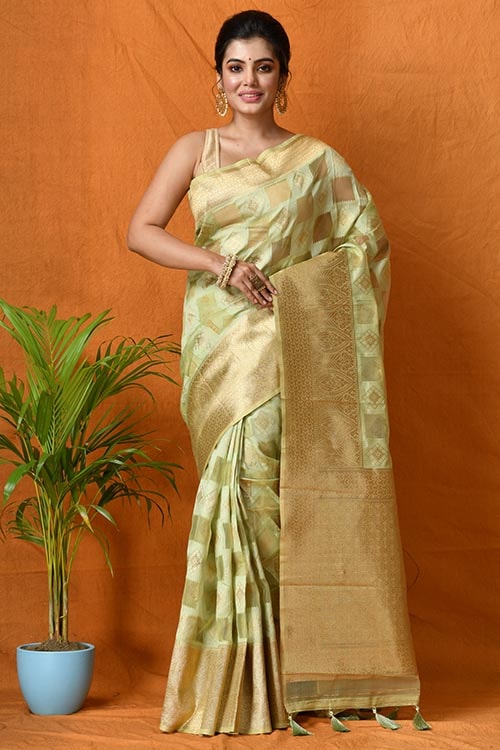 Beeautiful Light Green colour pattu sarees, Most elegant Parrot Green  Kanjivaram sarees for WEDDING - YouTube